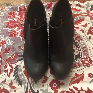 Black ankle booties!